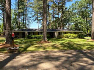 107 Linfield Cir, Forest, MS 39074