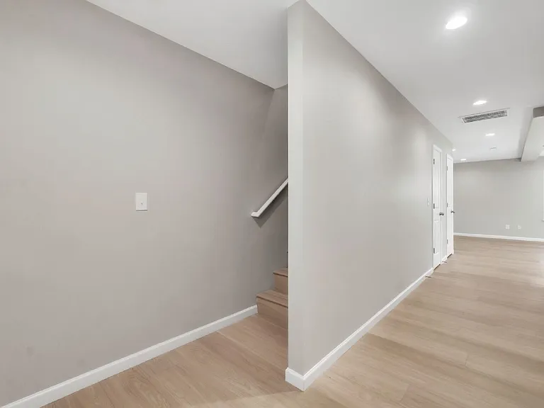 253 Woodruff St — Photo 16