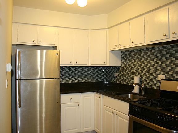 4th image of 5348 N Cumberland Ave APT 218