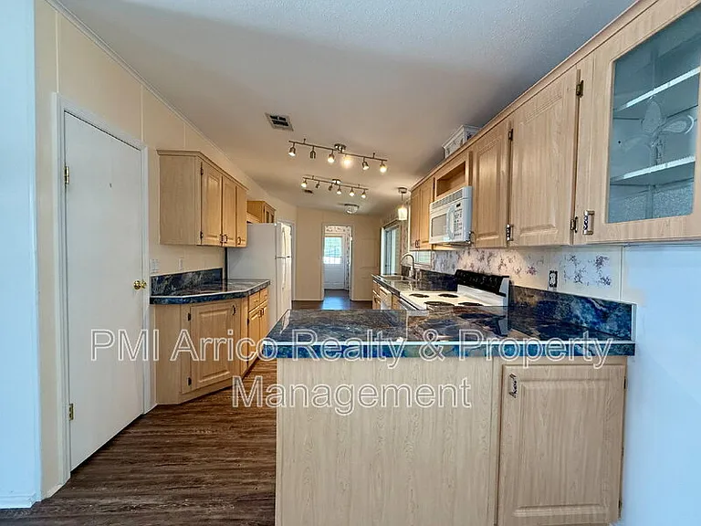 3515 Zephyr Ln — Photo 8