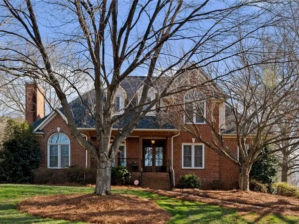 108 Suntree Dr, Advance, NC 27006