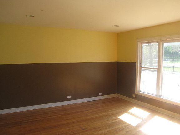 5th image of 6021 S Damen Ave