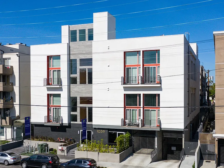 Lido Apartments - 1039 S Hobart — Photo 47