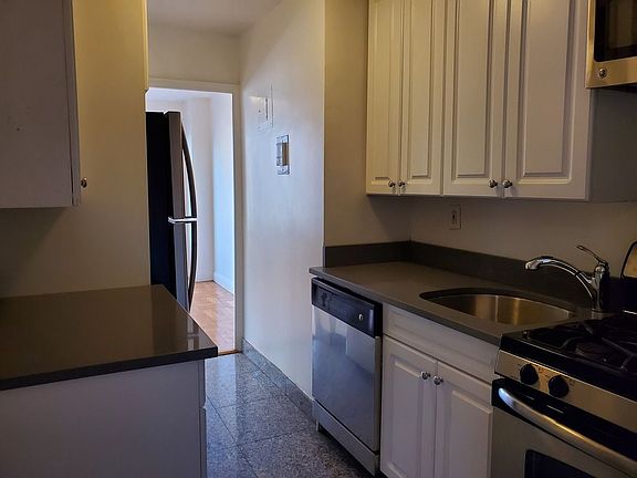 3rd image of 145 4th Ave APT 12G