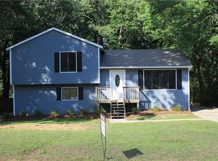 817 Houndstooth Trl, Lilburn, GA 30047