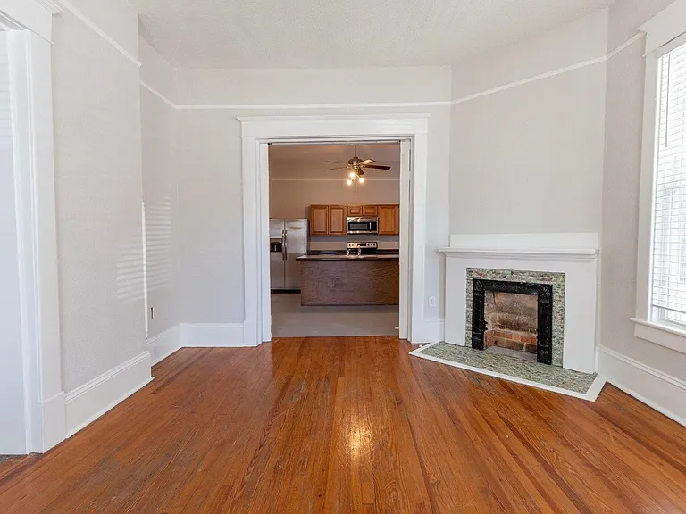 1016 E Anderson St — Photo 6