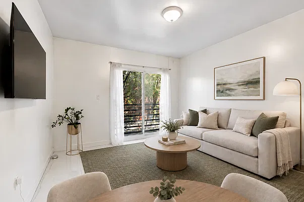 72 Huron Street #2A
