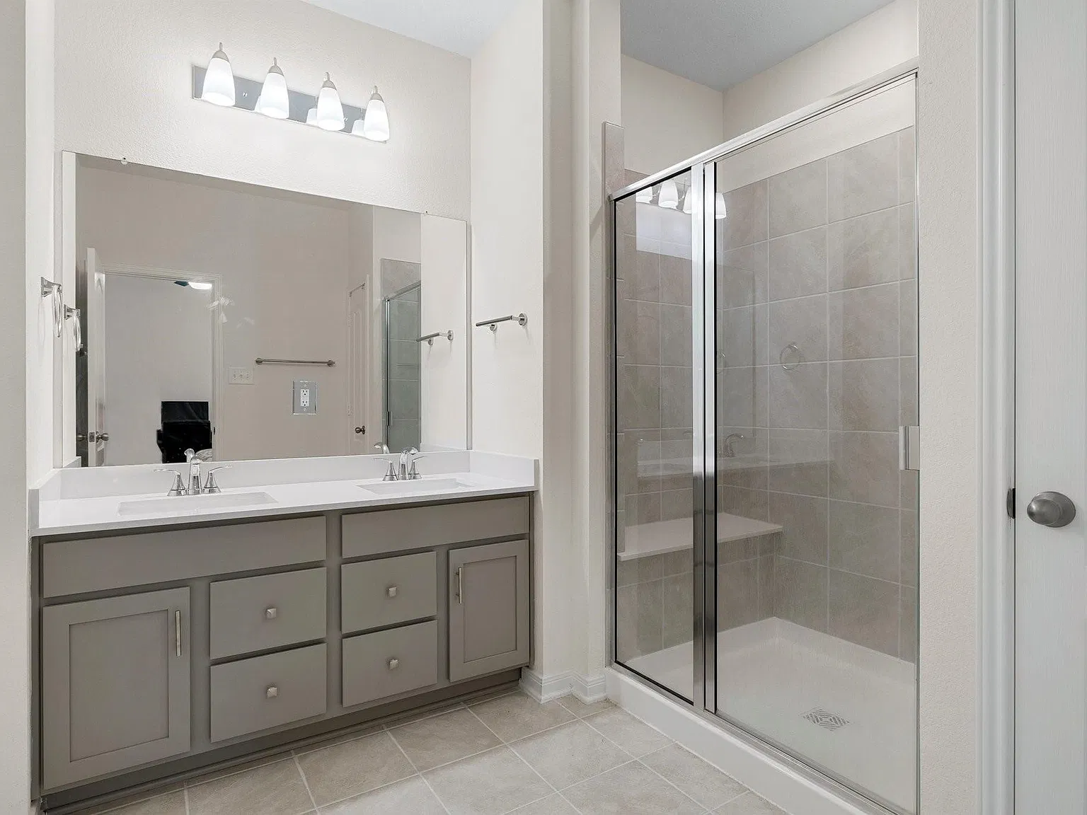 3 bed, 1836 sqft, $2,300 — Photo 4
