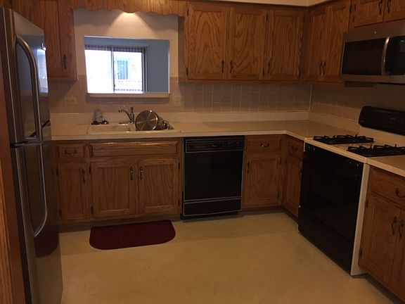 3rd image of 879 Winter Park Dr