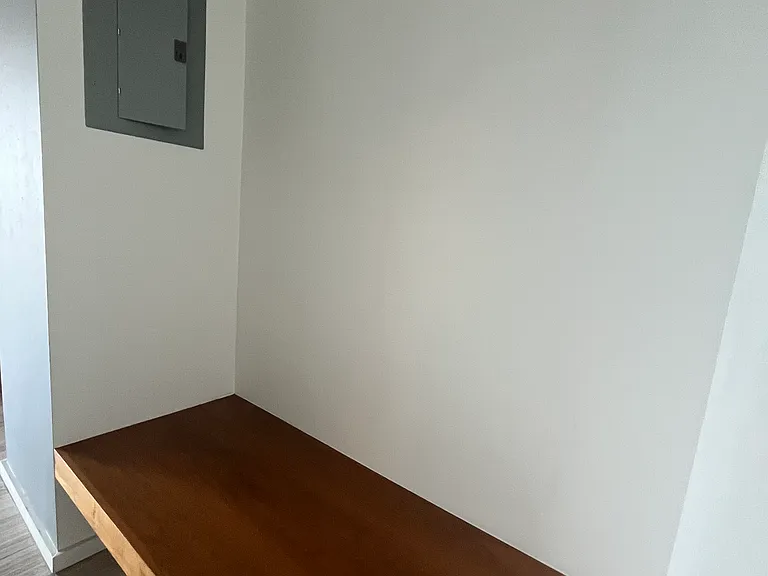 Handy large built-in bench at the entrance