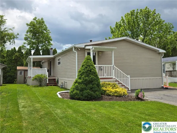 5434 Barclay Ct, Macungie, PA 18062