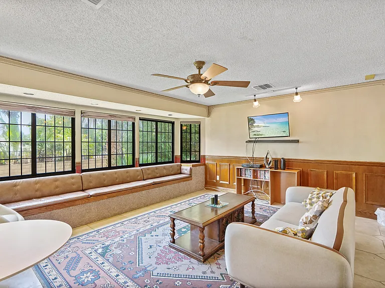 10307 Donna Ave — Photo 16