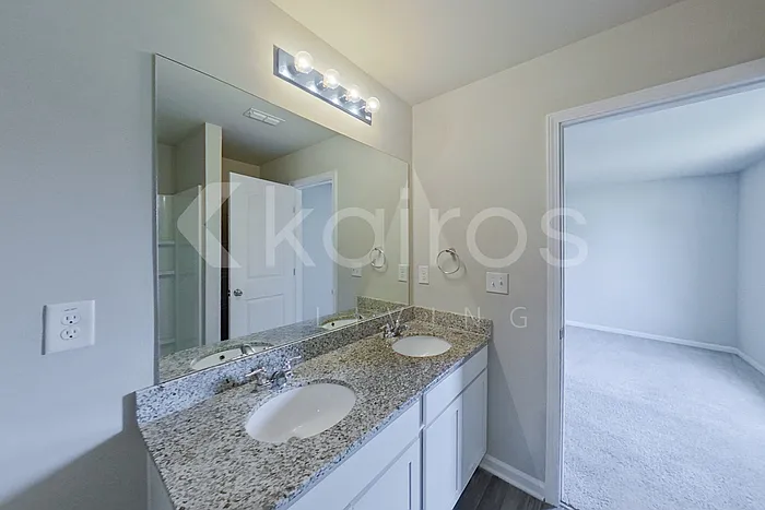 248 York Ln — Photo 16