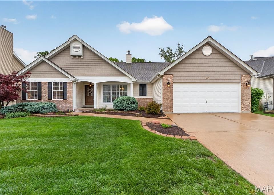 1st image of 745 Charleston Oaks Dr