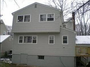 16 Longacre Dr, Livingston, NJ 07039
