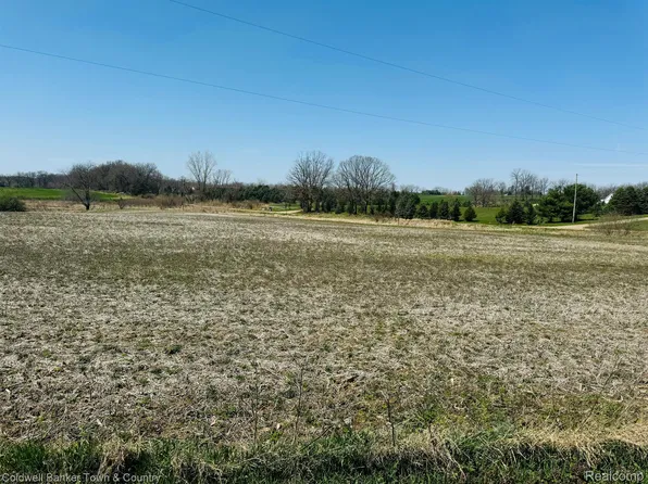 Maxwell S Hayner Rd E #W, Fowlerville, MI 48836