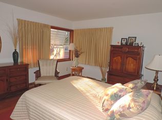 6236 N Canterbury Rd, Cleveland, OH 44129