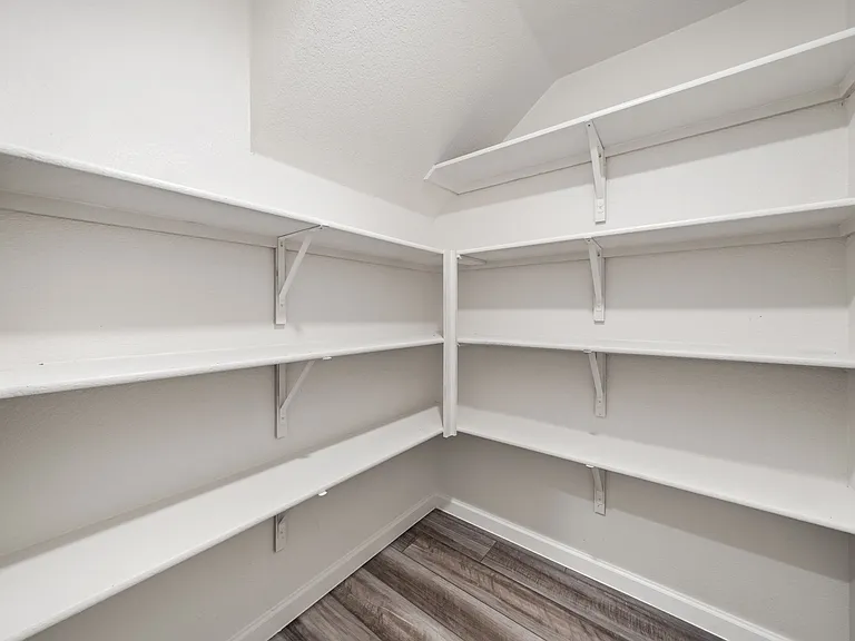 233 Berthe Ct — Photo 22