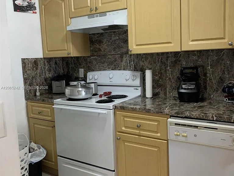 15324 SW 72nd St #12-14 — Photo 5