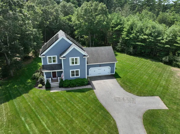 74 Christmas Tree Ln, Kingston, MA 02364