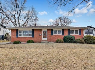 19 Linda Ln, Streamwood, IL 60107