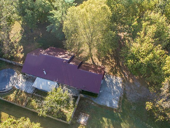 4th image of 109 Memorial Dr