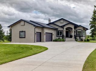 12 NW Clover Ln, Rocky View County, AB T3Z1G9