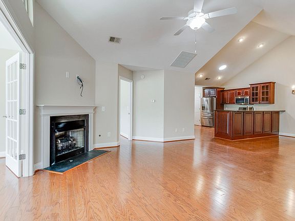 5th image of 188 Peach Grove Cir