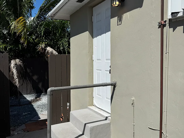 3631 NW 4th St #3 — Photo 3