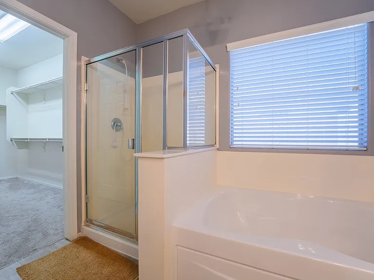 2313 N Presidential Dr — Photo 8