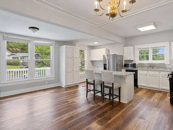 5th image of 621 Barton Ave