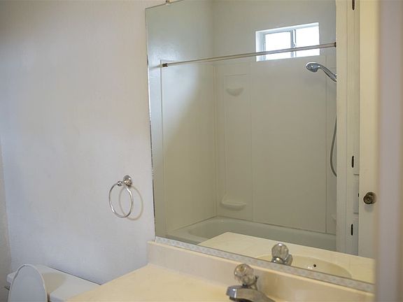 4th image of 228 Cindy Ann St