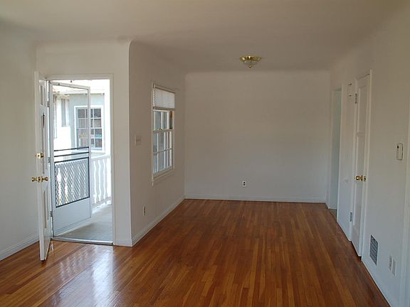 3rd image of 5022 Echo St