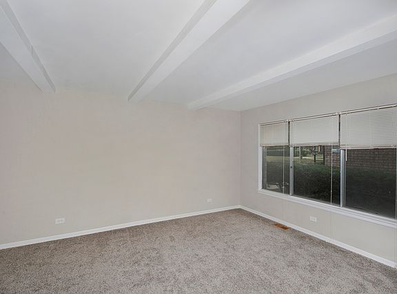 4th image of 1S283 Ingersoll Ln