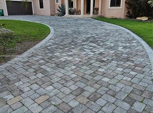 19330 SW 134th Ct, Miami, FL 33177