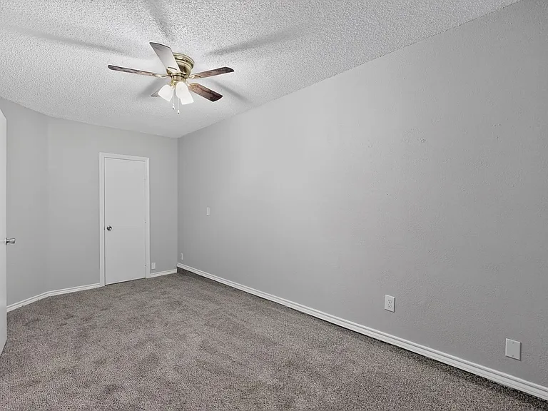 2521 Winter Oak St — Photo 32