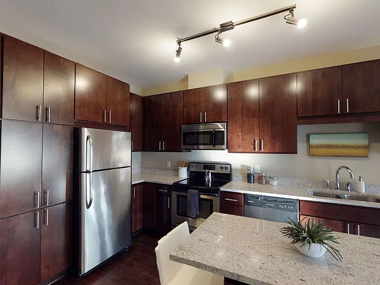 222 Hennepin — Photo 9