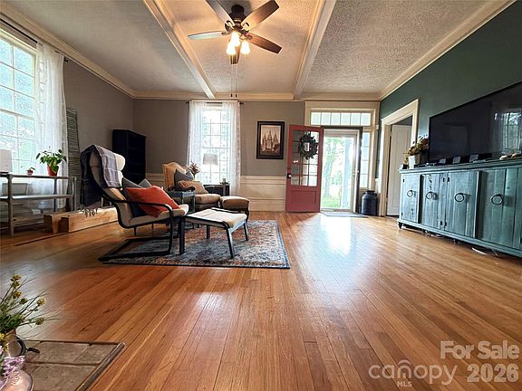 5th image of 1417 Melrose Dr