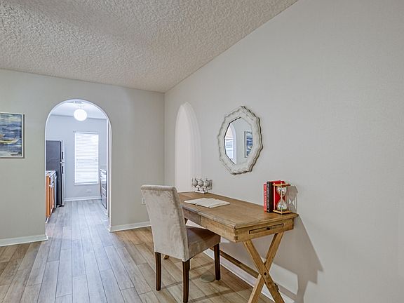5th image of 11842 Lake Bend Cir