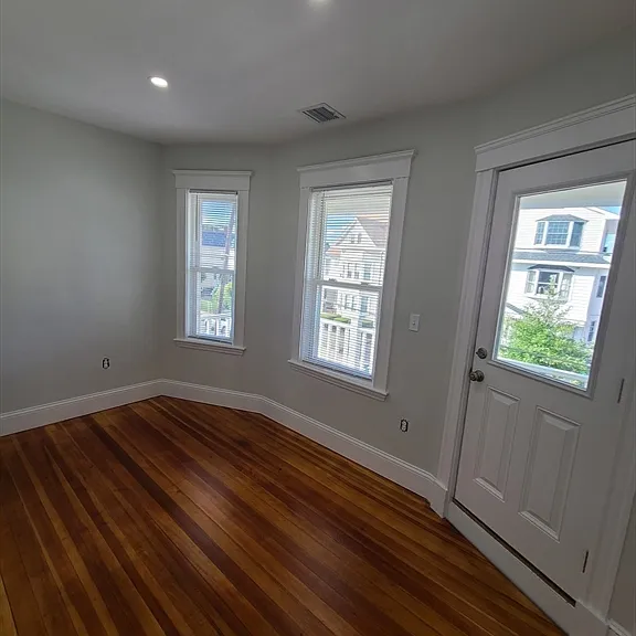 22 Dearborn St #2 — Photo 16