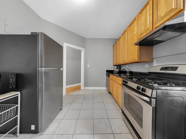 575 Riverside Drive image 10 of 12