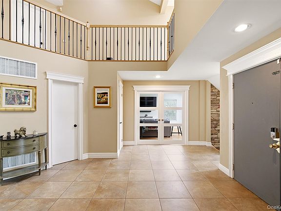 4th image of 61 Villanova Lane