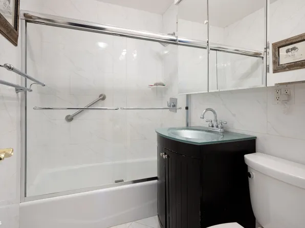 75 Henry Street image 9 of 9