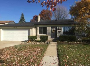 32732 Firwood Dr, Warren, MI 48088