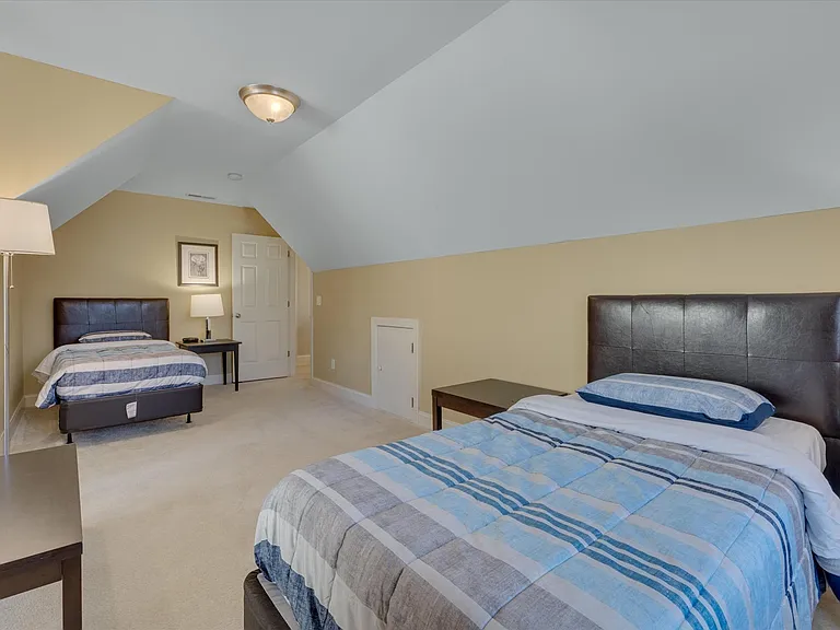 320 Lawrence Rd — Photo 19