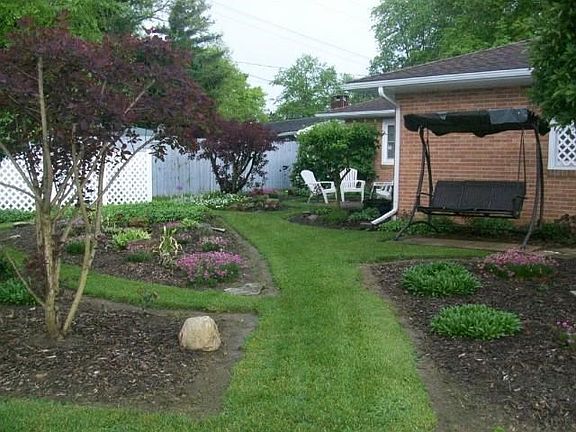 3rd image of 870 Sheridan Dr