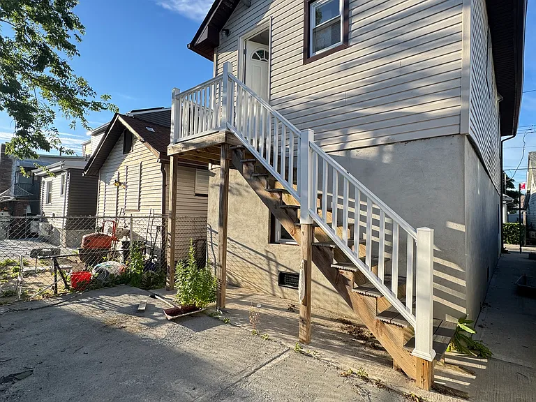 34 Seafoam St — Photo 12