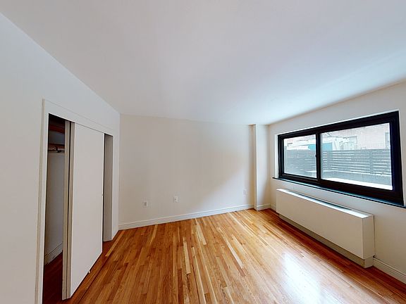 3rd image of 50 Prince St APT 2N