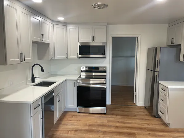 1401 W Bertona St APT 4, Seattle, WA 98119