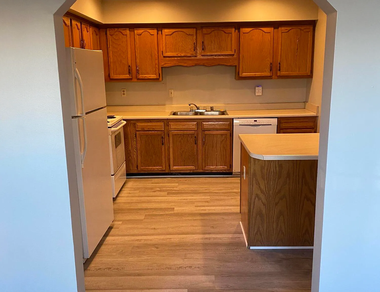 3 bed, 2.5 bath, 1368 sqft, $1,400 — Photo 4